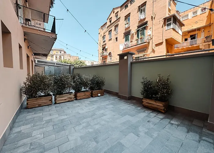 Re Lazzarone Suite